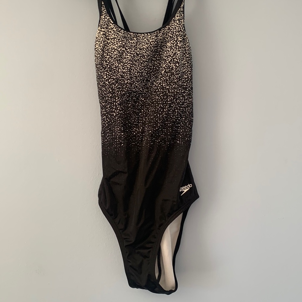 Speedo Size 4 Women’s One Piece Swimsuit